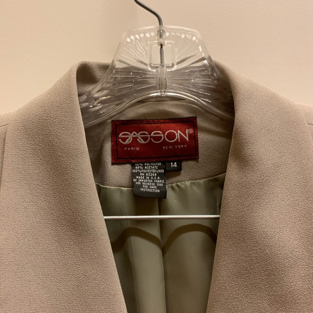 Sasson 2-piece suit...jacket & skirt